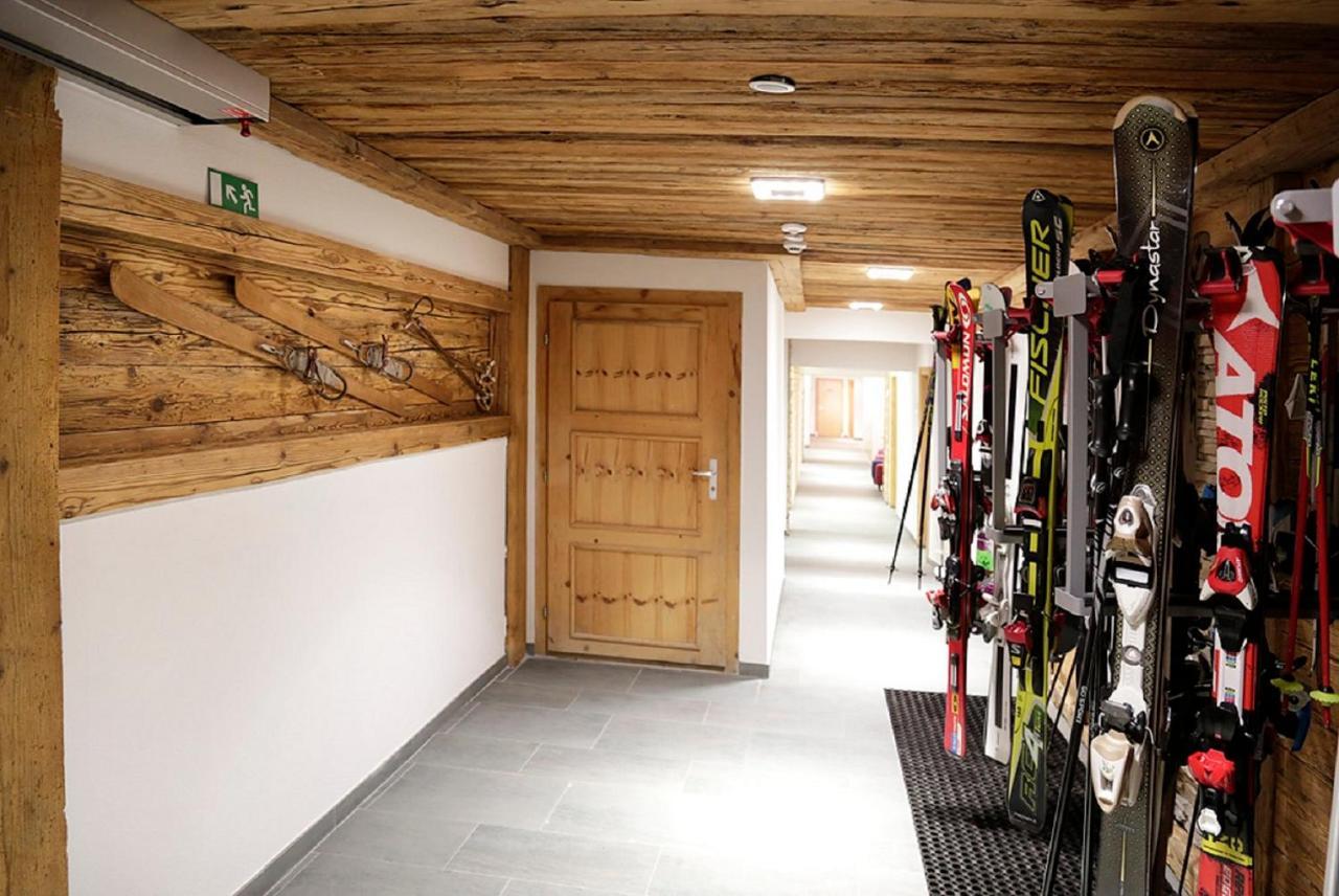 Amber Ski-In/Out Hotel & Spa Саас-Фее Екстериор снимка